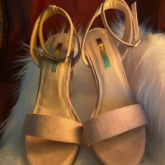 •Liliana Glass Nude Strap Heels• - Picture 3 of 4